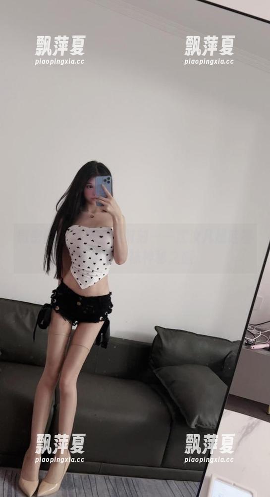 沈汝凡超哇塞 微密圈 - 写真空灵时刻——沈汝凡超哇塞与她的丝袜神秘之旅