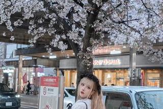 下载崔三娘的姿态，流一_喵喵喵喵喵喵一秒钟让你想入非非！