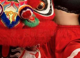爱尤物 – Zora若拉的女仆摆拍：原图如梦，图册里的小秘密