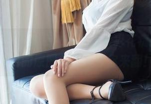 爱蜜社 – 职业装也是能让人犯花痴的，酥小白的原图与图集等你来翻！