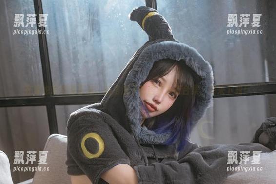 在家也能美得冒泡！狐洛洛子的居家女友合集，快来下载！