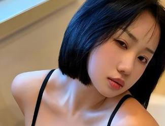 微密圈 – 水晶带钻的比基尼合集：瑜瑾u教你如何成为沙滩的焦点！
