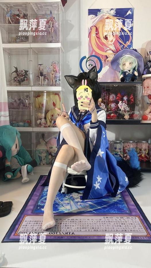 看白栎Shirly的桐生桔梗A，感觉自己在参加一场暗潮涌动的摄影派对！