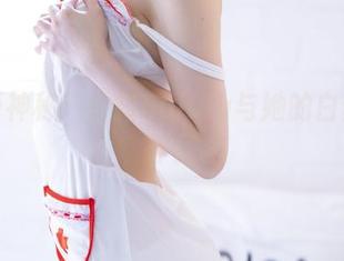 细腻而神秘：白露Bululu与她的白丝图片作品