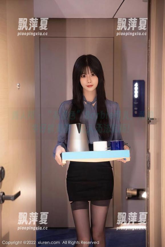 秀人网 - “有点色”Barbie可儿：私拍牛仔裤美图，让人无法抗拒！
