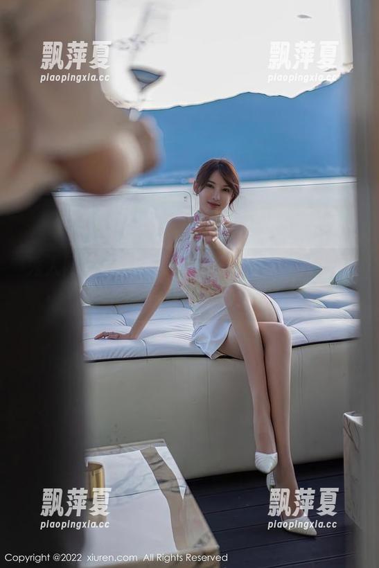 秀人网-Elise谭晓彤 秀人网 - Elise谭晓彤长腿图集,在线揭秘长腿养成的奇妙旅程!