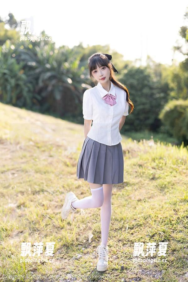秀人网-于诺诺ise 秀人网 - 穿上制服,解锁美图资源:于诺诺ise带你飞