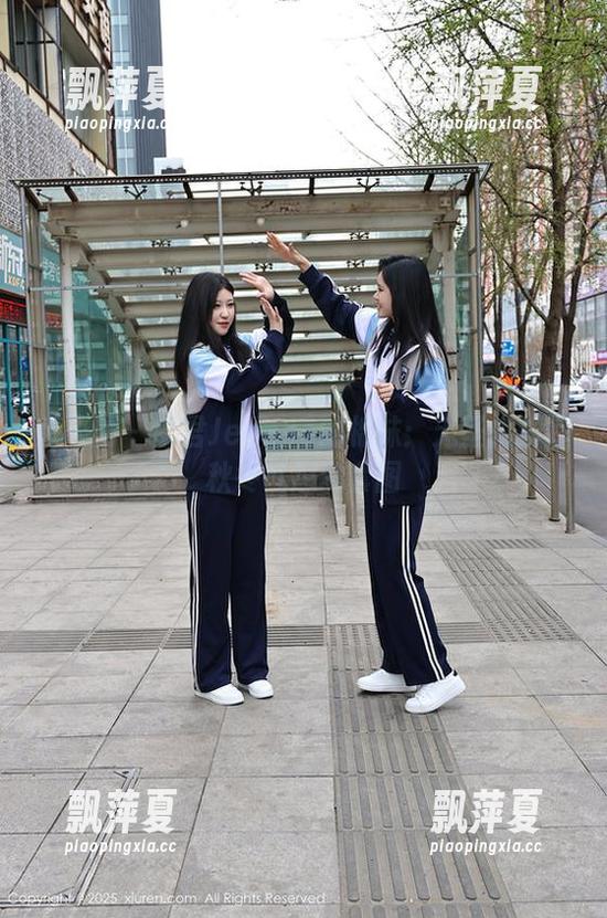 秀人网-卓君Jeanes 秀人网 - 卓君Jeanes的棉袜:无圣光揽尽秋冬气息的套图