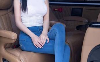 秀人网 – 图片里的制服幻想：叶佳颐给你不完全的答案