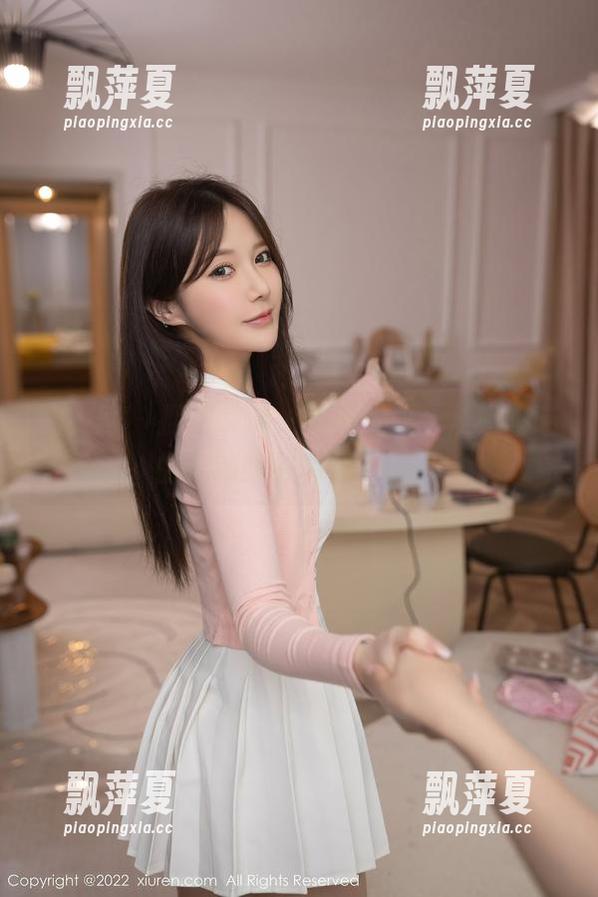 秀人网-奶喵喵 秀人网 - 拥抱懒惰,拥抱优雅:从奶喵喵的定制睡衣写真开始!
