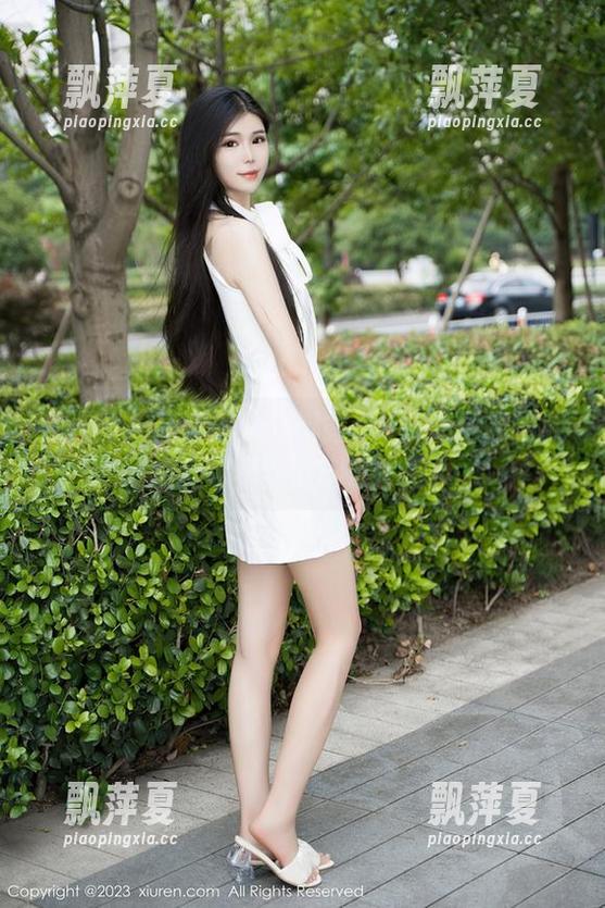秀人网-娜露selena 秀人网 - 高清照片:娜露selena学姐为我们揭示真实的幽默本色!