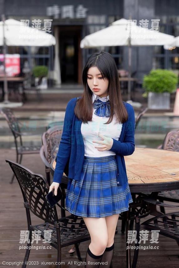 秀人网 - 高清比基尼套图！小兔纯纯的夏日冒险之旅
