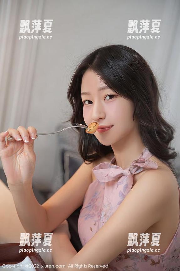 秀人网 - 婚纱与小纯子：美图中的幻影与真实，看看她的心事！
