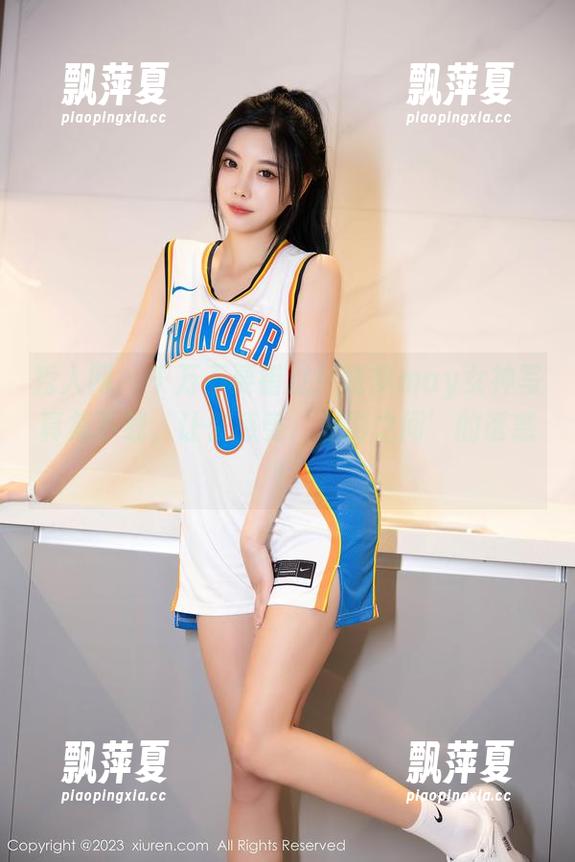 秀人网 - 千万不要错过！晓梦may女神写真集下载，让你感受‘光影之间’的诱惑！