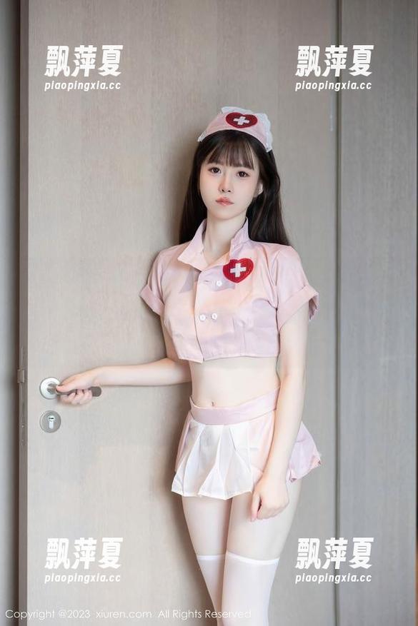 秀人网 - 吊带情怀，温妮壁纸合集，浏览的时候觉得自己也被拉进了那个温柔的瞬间。