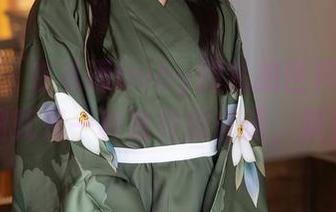 秀人网 – 在私语baby的私拍世界里，腰身纤细就是一种独特的言语，默默无声