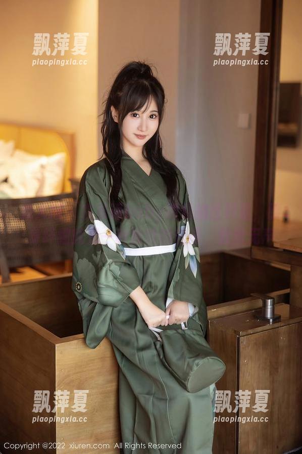 秀人网-私语baby 秀人网 - 在私语baby的私拍世界里,腰身纤细就是一种独特的言语,默默无声
