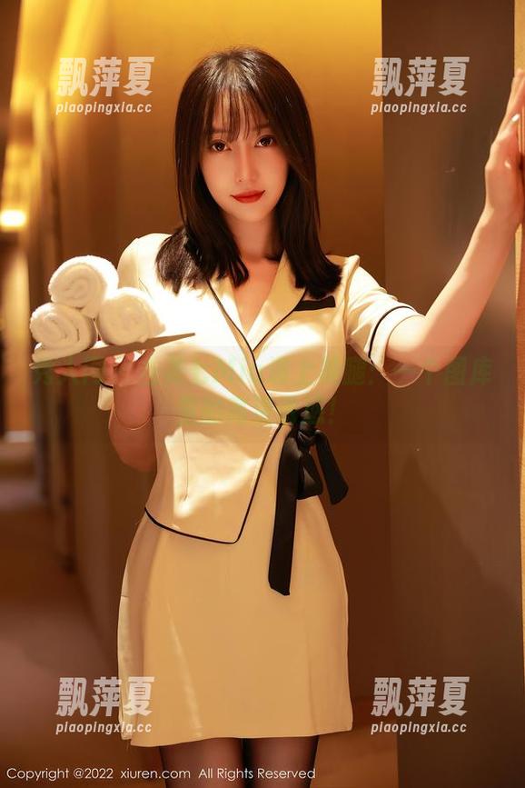 秀人网 - 当美七Mia遇上美腿：一个图库里的高清诱惑！
