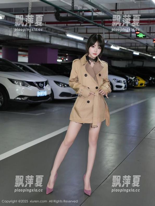 秀人网 - 言沫性感黑丝定制图：你绝对想不到，腿也可以演绎人生啊！