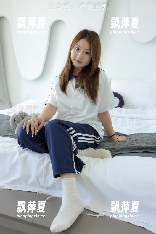 绮梦摄影-幼幼 绮梦摄影 - 女友风情:幼幼私拍背后的温柔与意外,图片让人忍不住想多看几眼