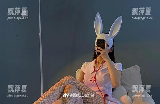 微密圈 - 脸红Dearie的世界：穿越JK的高清写真迷雾