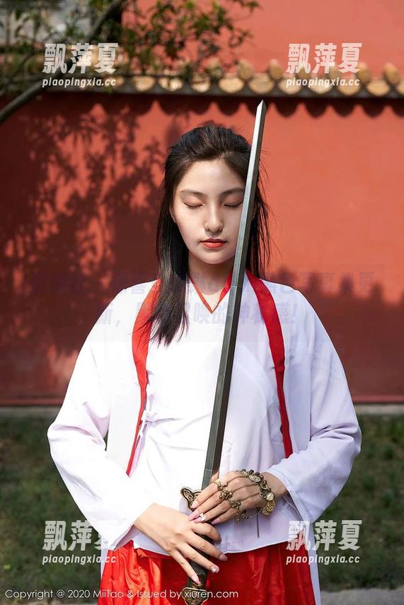 蜜桃社-琳琳ailin 蜜桃社 - 惊喜!琳琳ailin黑色写真集更新,黑色召唤的神秘感!