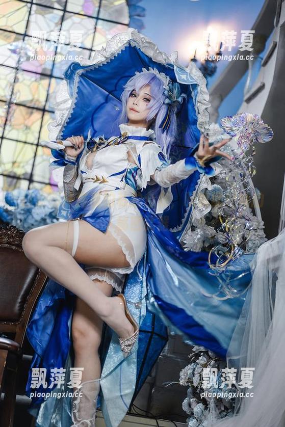 搜索蜜汁猫裘的私拍合集，眼镜就像她的秘密武器