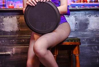 原图直击心灵：蜜汁猫裘少女的真实照片，总感觉有点小暧昧…