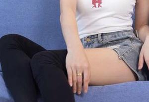 袜啵啵 – 女仆的魔力：小甜豆的私房图包你绝不能错过！