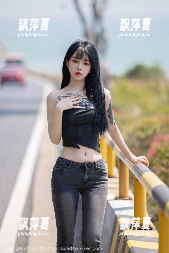 语画界 - 看吧！言沫在皮衣里展现的不是普通写真，而是生活的调味剂！