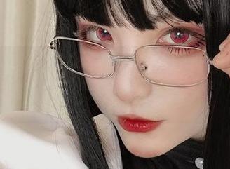 起司块wii最新图册：双马尾，真的是双击666，简直要被萌化了。