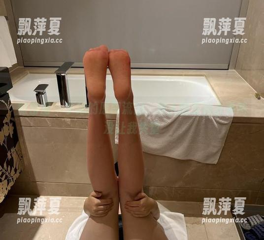 微密圈 - 学妹的原图流出，迷人的五姨太果然没让我失望