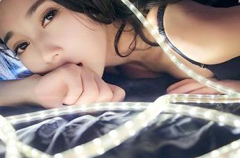 青豆客 – Ann尤美的女王写真图包：不，就是这么吸引人的