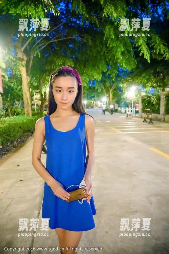 青豆客 - Yumi尤美的美腿合集：在她的分享中，仿佛能触到光与影的交错！