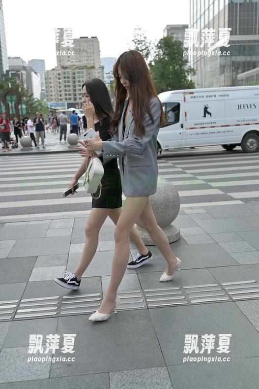 福利写真，新晋姐妹花驾到，魔镜街拍不可错过！